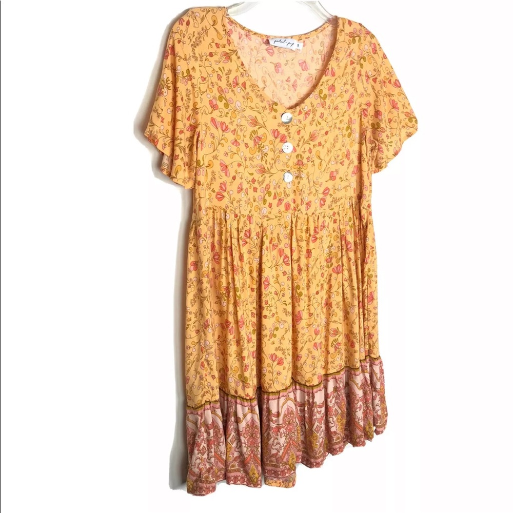 Petal + Pup Febe short sleeve floral dress with a ruffle hem 
Size Small - Picture 4 of 8
